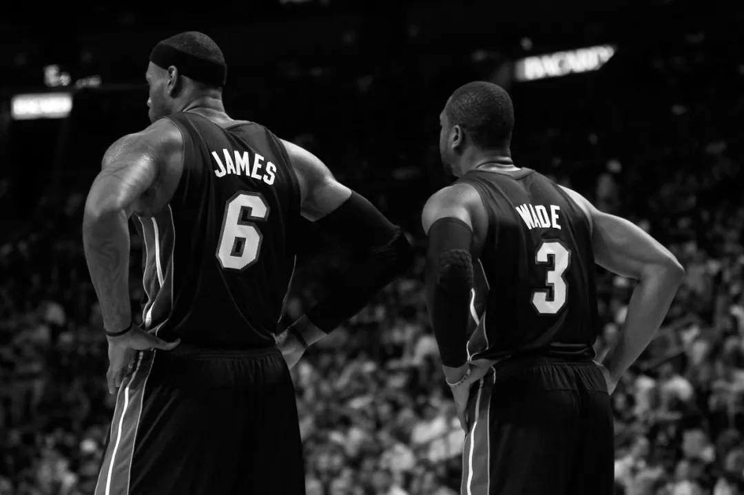 杜月徵西协甲复出，中国留洋球员时隔48天再登场，坚守终获机会（杜月徵重返西协甲赛场，中国留洋球员相隔48天再度亮相，坚持终迎机会）