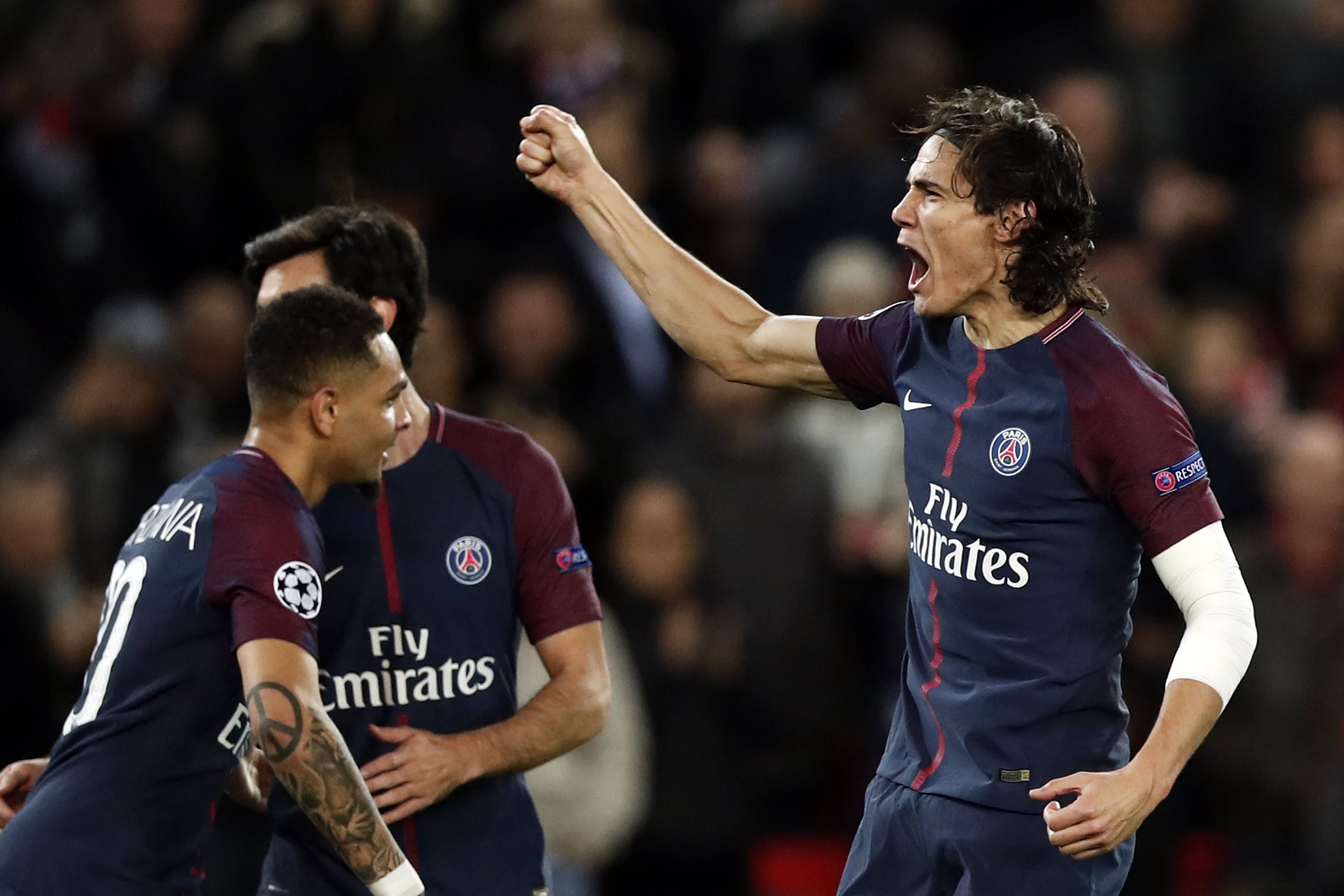 青岛球迷狂欢全场（青岛球迷全场沸腾）