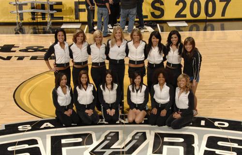 黄健翔：大力支持退役国脚去带青训，外教只能作为补充（黄健翔：力挺退役国脚投身青训，外教仅作辅助）