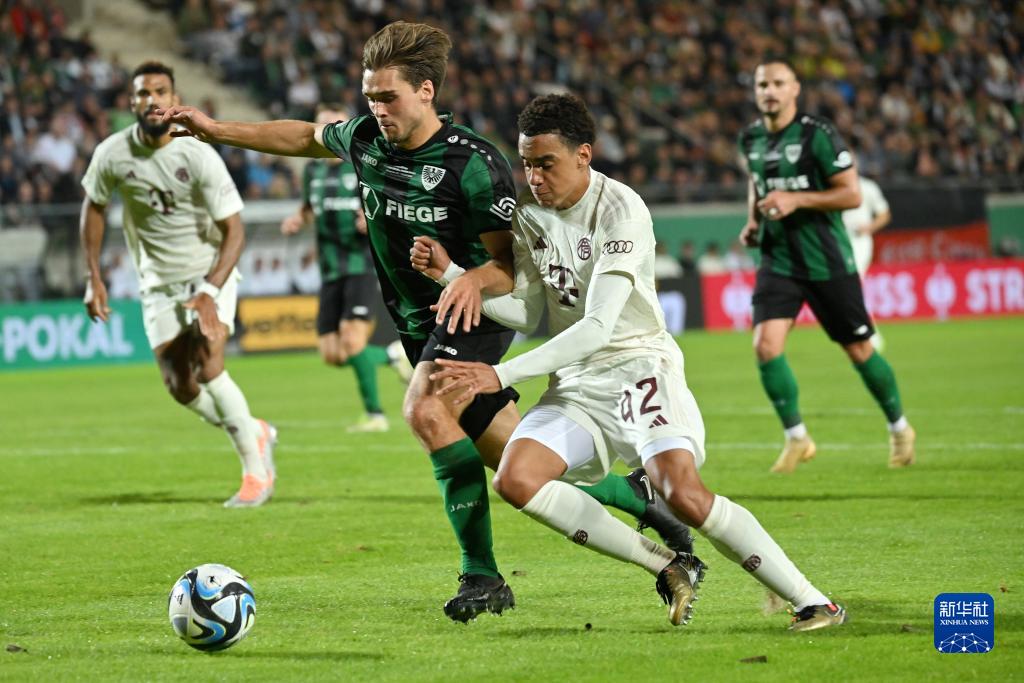 欧冠淘汰赛前瞻：巴萨对阵曼联,（巴萨迎战曼联：欧冠淘汰赛前瞻）