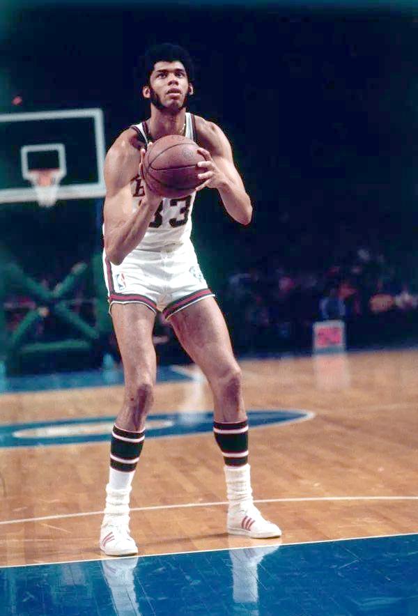 早报：上海双雄末轮争冠？这集我看过……（晨报：沪上双雄末轮争冠，又是熟悉的剧情）