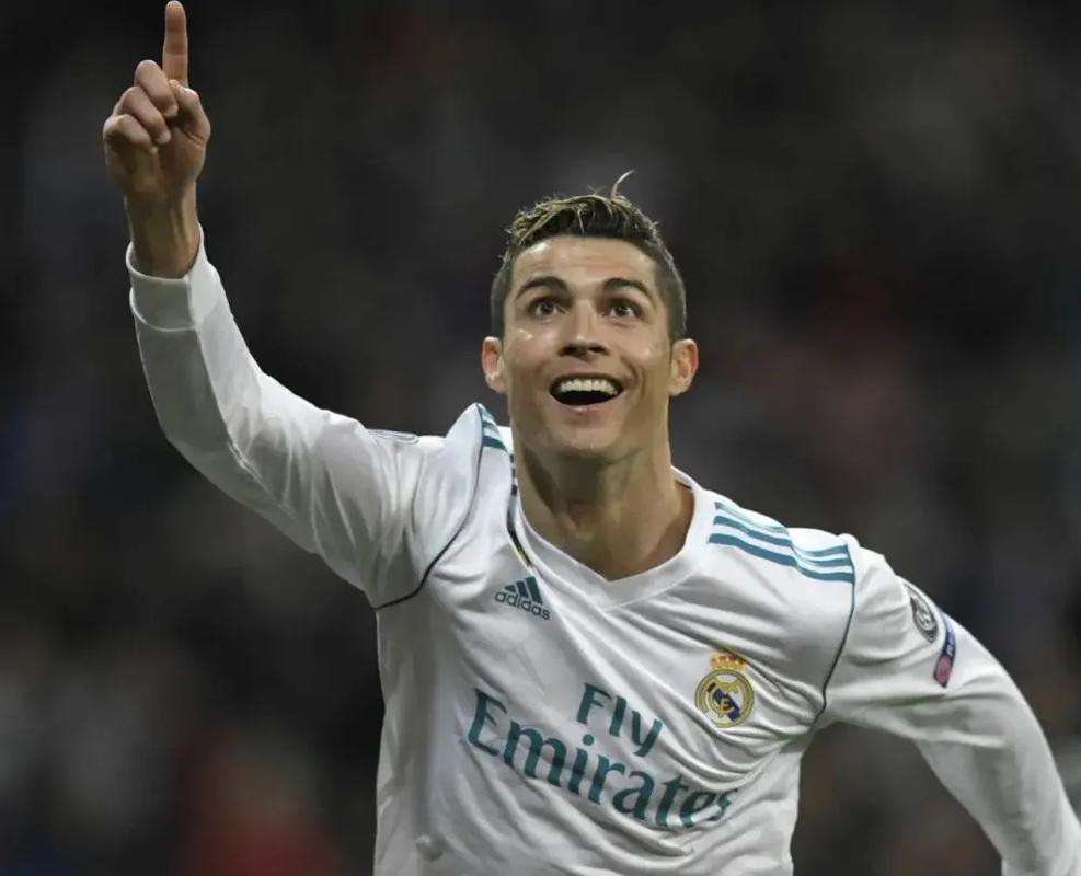 足球国足后防稳固，连续三场零封对手（国足防线稳如磐石，已连三场零封对手）