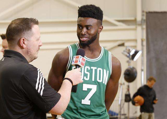 球童助萨巴对大坂直美实现复仇，网友：日本人最憋屈失利诞生了（球童判罚引争议，萨巴复仇大坂直美，网友：这场失利太憋屈）